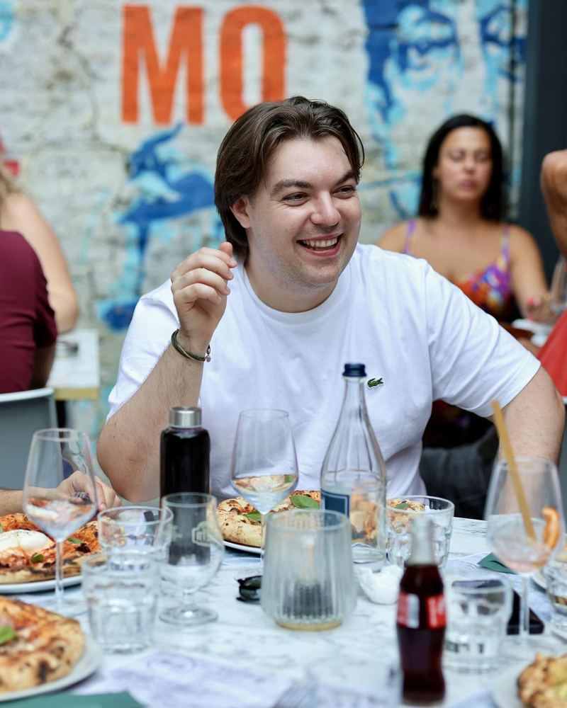 Ambiance à table chez Marghè 2.0 — voir sur Instagram